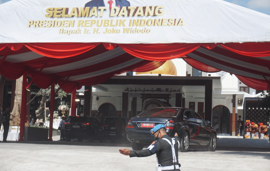 Jokowi tiba di Ponpes Ora Aji di Kalasan, Sleman, DIY, Kamis (19/9/2024) pagi (IDNTimes/Tunggul Damarjati)