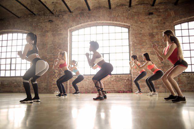 ilustrasi latihan squat (pexels.com/Andrea Piacquadio)