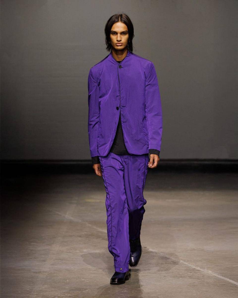 DERRICK S/S '25 di London Fashion Week 2024 (instagram.com/lukederrick)