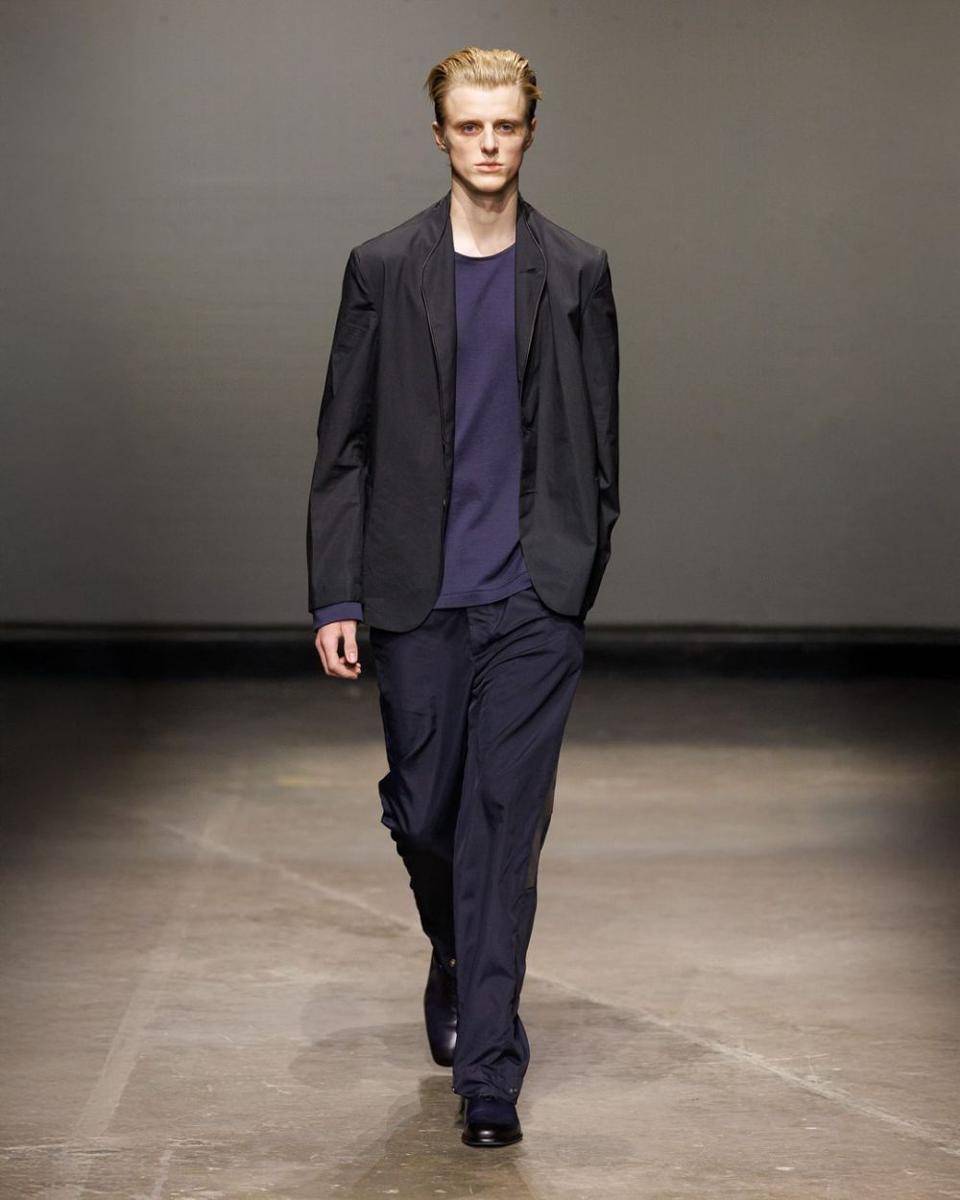 DERRICK S/S '25 di London Fashion Week 2024 (instagram.com/lukederrick)