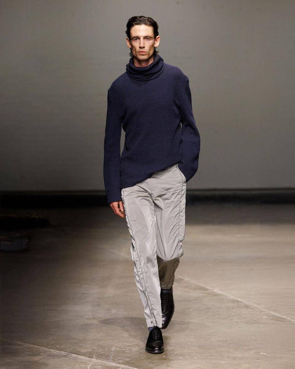 DERRICK S/S '25 di London Fashion Week 2024 (instagram.com/lukederrick)