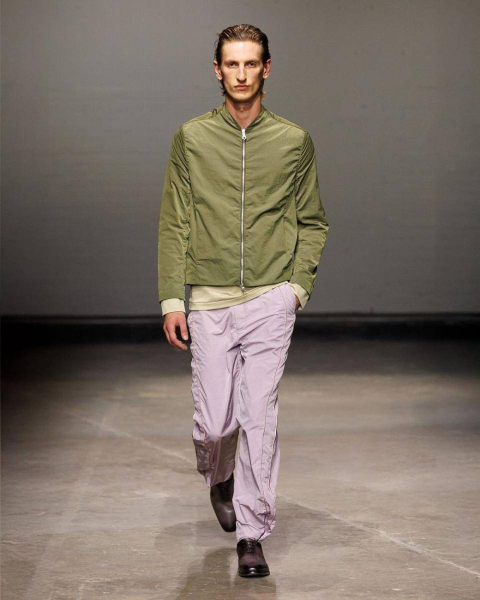 DERRICK S/S '25 di London Fashion Week 2024 (instagram.com/lukederrick)
