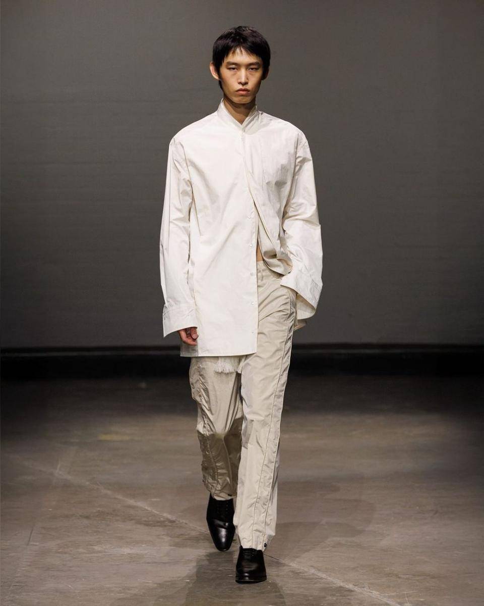 DERRICK S/S '25 di London Fashion Week 2024 (instagram.com/lukederrick)