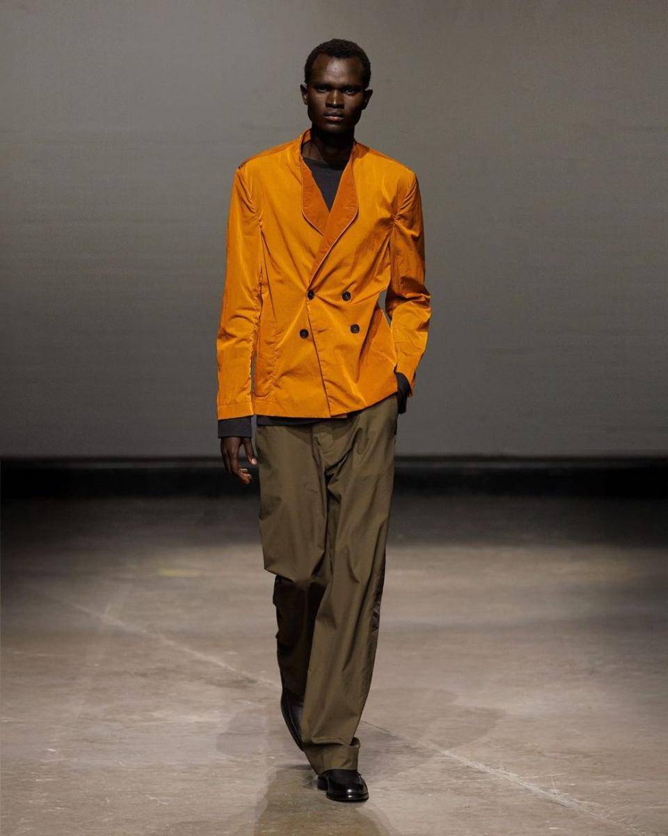 DERRICK S/S '25 di London Fashion Week 2024 (instagram.com/lukederrick)
