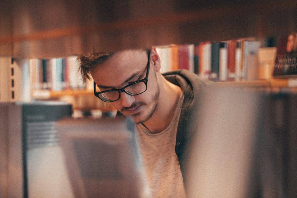 Sering Gagal Menamatkan Buku? Coba Metode Immersive Reading!