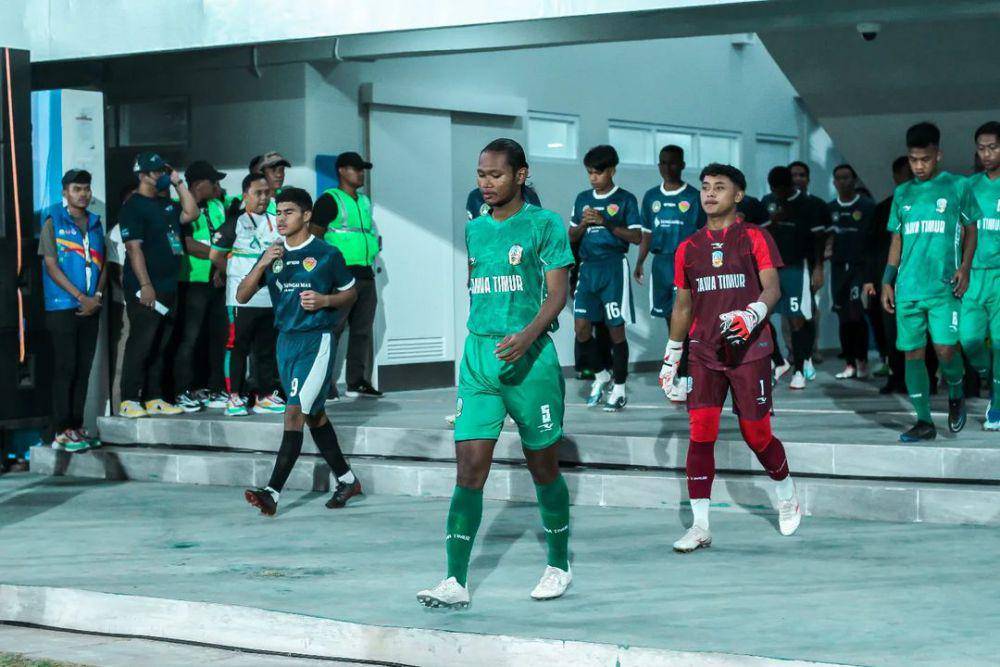 Tim sepak bola Jawa Timur dalam laga melawan Nusa Tenggara Timur (NTT) pada babak 8 besar cabor sepak bola PON XXI Aceh-Sumut 2024. (instagram.com/pssijatim)