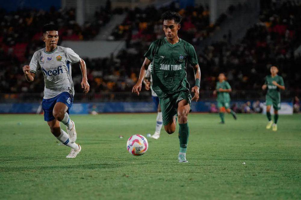 Tim sepak bola Jawa Timur dalam laga melawan Aceh pada semifinal cabor sepak bola PON XXI Aceh-Sumut 2024. (instagram.com/pssijatim)