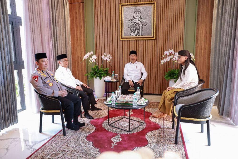 Jokowi bertemu Pengasuh Ponpes Ora Aji, Miftah Maulana Habiburrahman (Dokumentasi Ponpes Ora Aji)