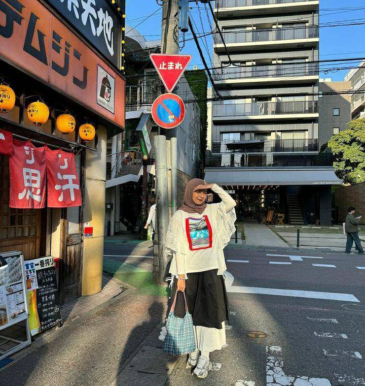 potret Dilla Jaidi liburan musim semi di Jepang (instagram.com/dillaljaidi)