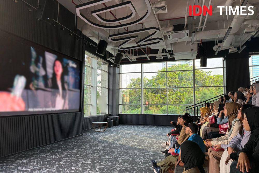 Momen nobar Perfect Family di IDN HQ pada Kamis (19/9/2024). (IDN Times/Elizabeth Chiquita)
