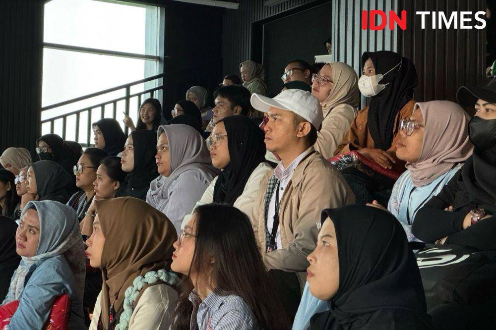 Momen nobar Perfect Family di IDN HQ pada Kamis (19/9/2024). (IDN Times/Elizabeth Chiquita)