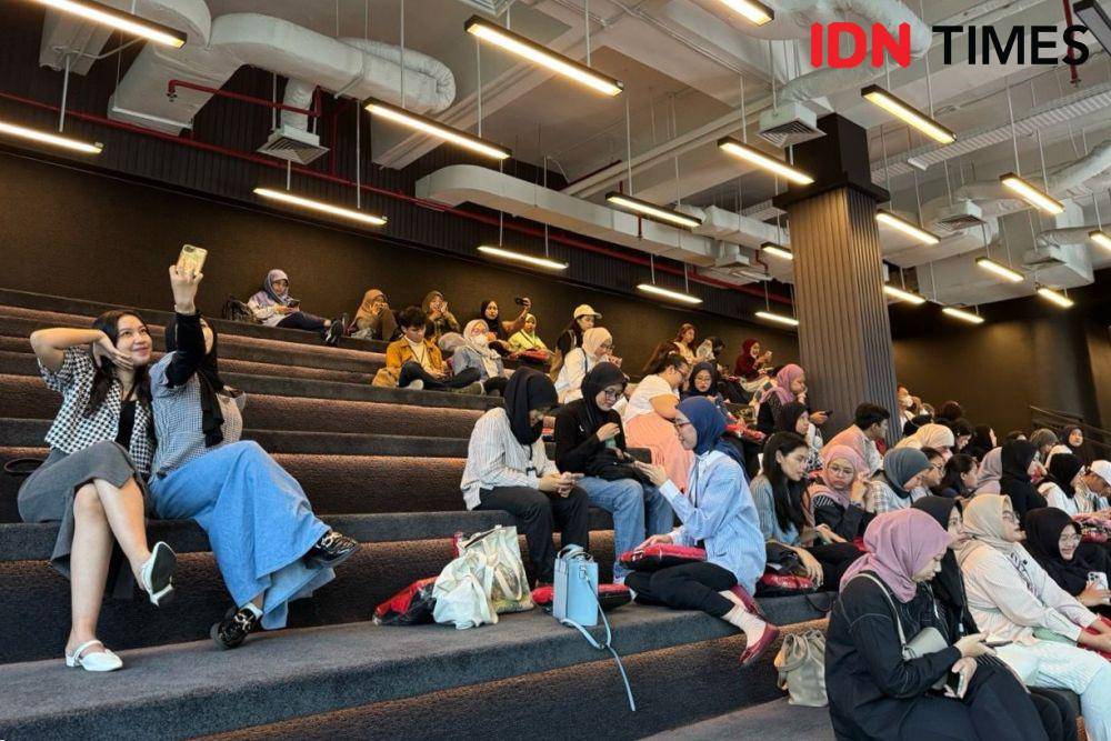 Momen nobar Perfect Family di IDN HQ pada Kamis (19/9/2024). (IDN Times/Elizabeth Chiquita)