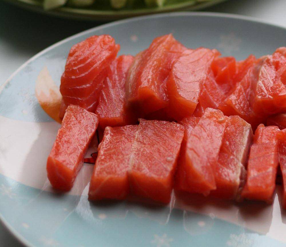 ilustrasi tuna sashimi (pexels.com/Katana)