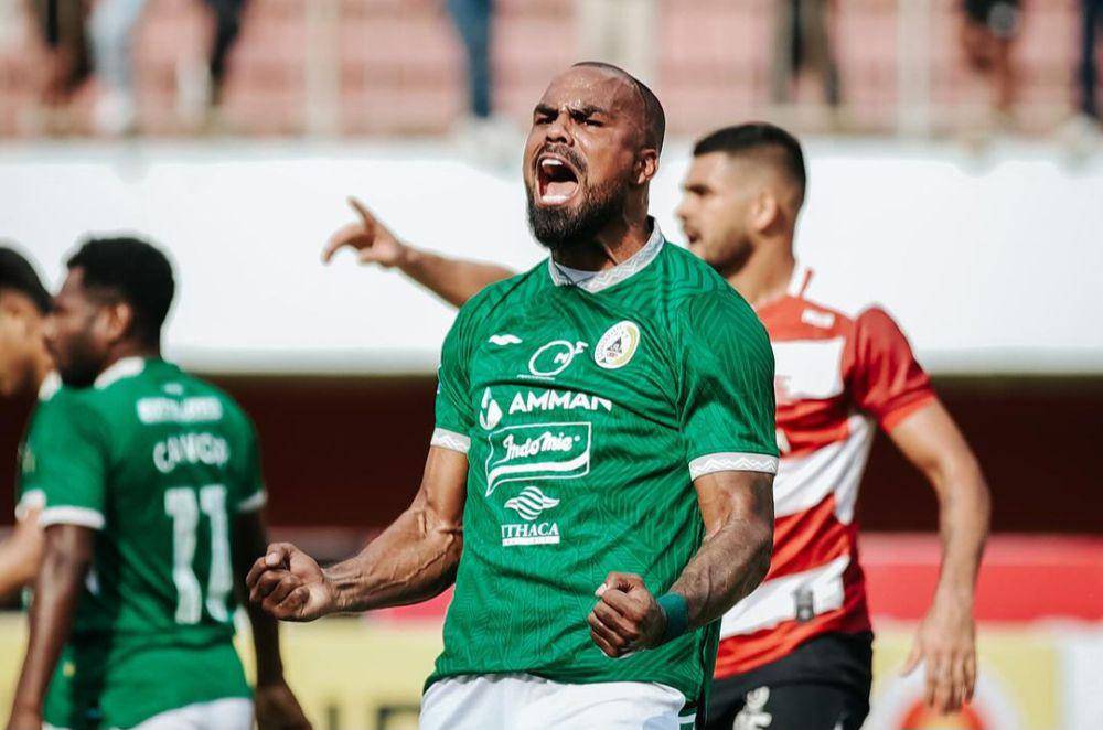 Thales Lira saat masih berseragam PSS Sleman. (Instagram/@thaleslira40)