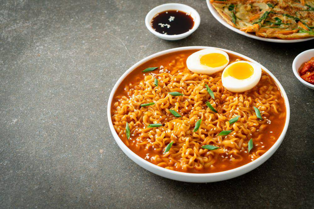 ramyeon (vecteezy.com/topntp26)