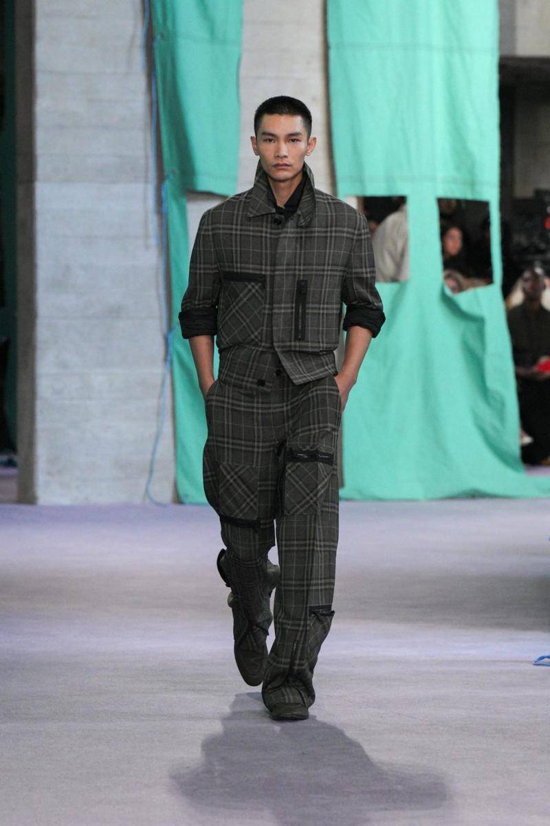 Burberry S/S '25 di London Fashion Week 2024 (dok. Burberry)