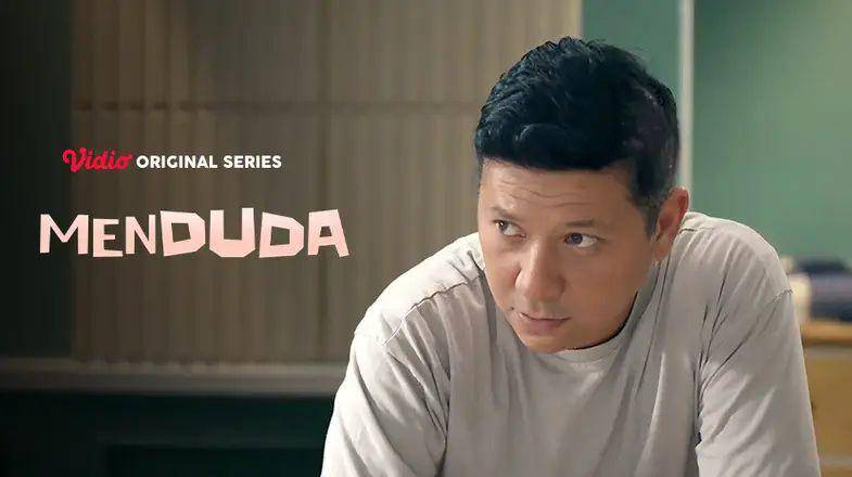 Aktor berperan jadi duda di film dan series 2024 (dok. Vidio / Menduda)