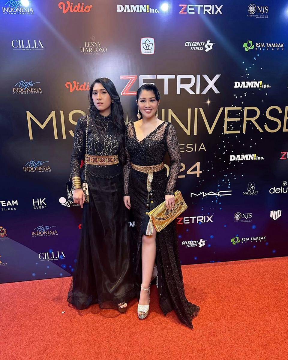 potret Fitri Carlina di acara Miss Universe Indonesia (instagram.com/fitricarlina)