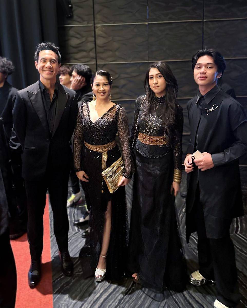 potret Fitri Carlina di acara Miss Universe Indonesia (instagram.com/fitricarlina)