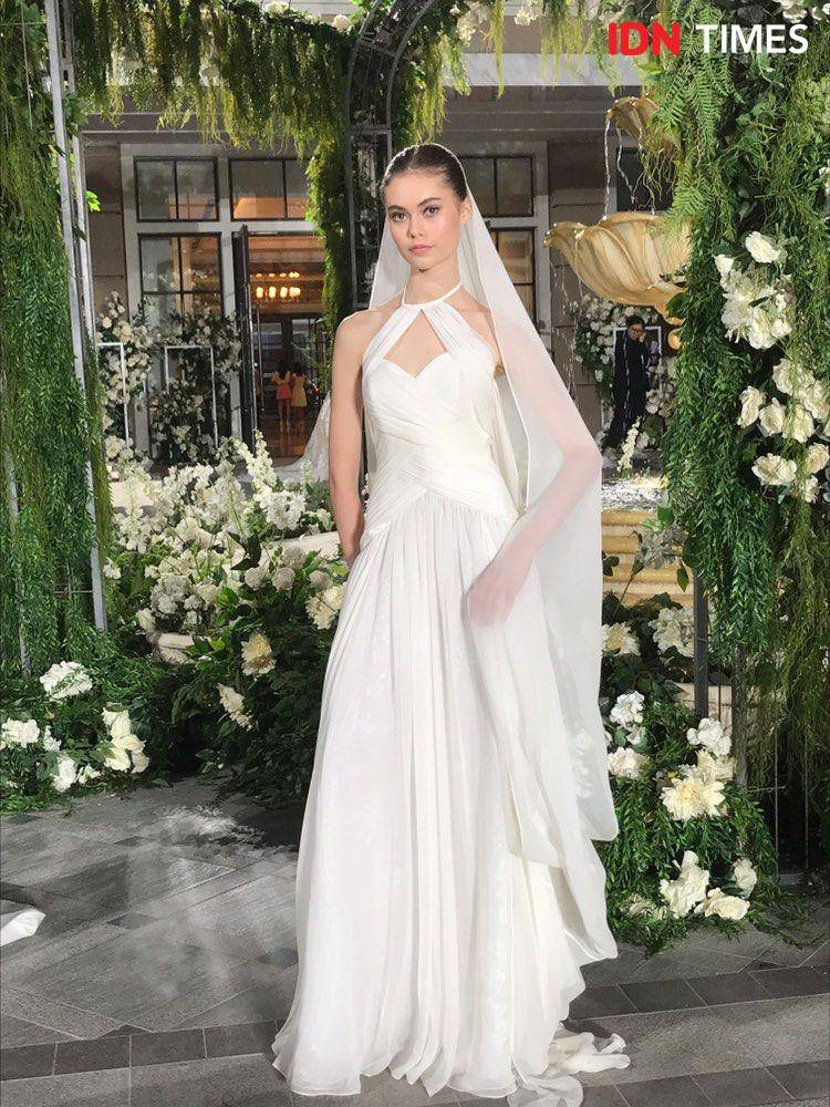 Potret koleksi gaun pengantin Sebastian Gunawan bertajuk 'REVERIE'. 19 September 2024. (IDN Times/Hani Safanja)