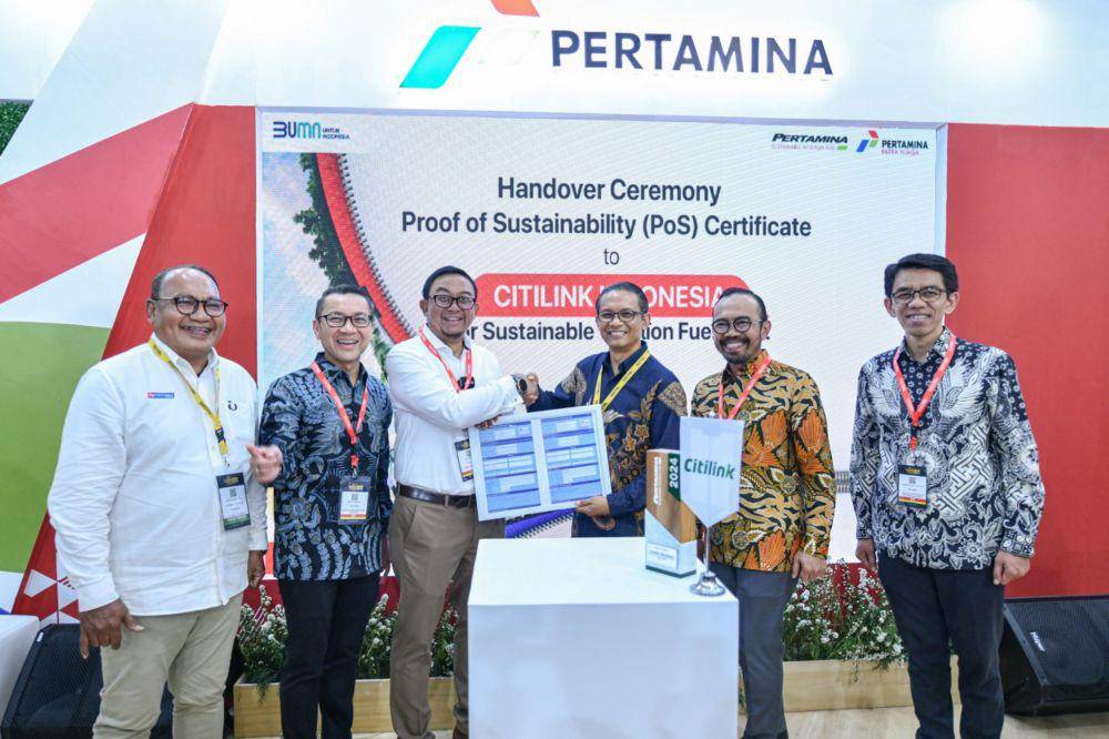 Kerja sama Pertamina Patra Niaga menyalurkan SAF kepada maskapai nasional Citilink. (dok. Pertamina)