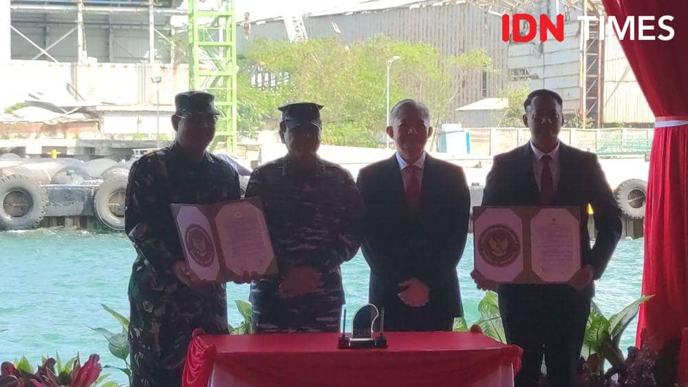 Peresmian kapal KRI Lukas Rumkorem-392 dan KRI Raja Haji Fisabilillah-391 oleh Kepala Staf TNI AL (Kasal), Laksamana TNI Muhammad Ali . (IDN Times/Tama Yudha Wiguna).