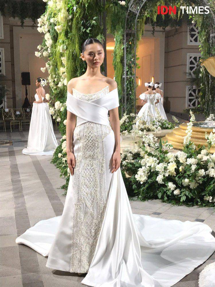 Potret koleksi gaun pengantin Sebastian Gunawan bertajuk 'REVERIE'. 19 September 2024. (IDN Times/Hani Safanja)