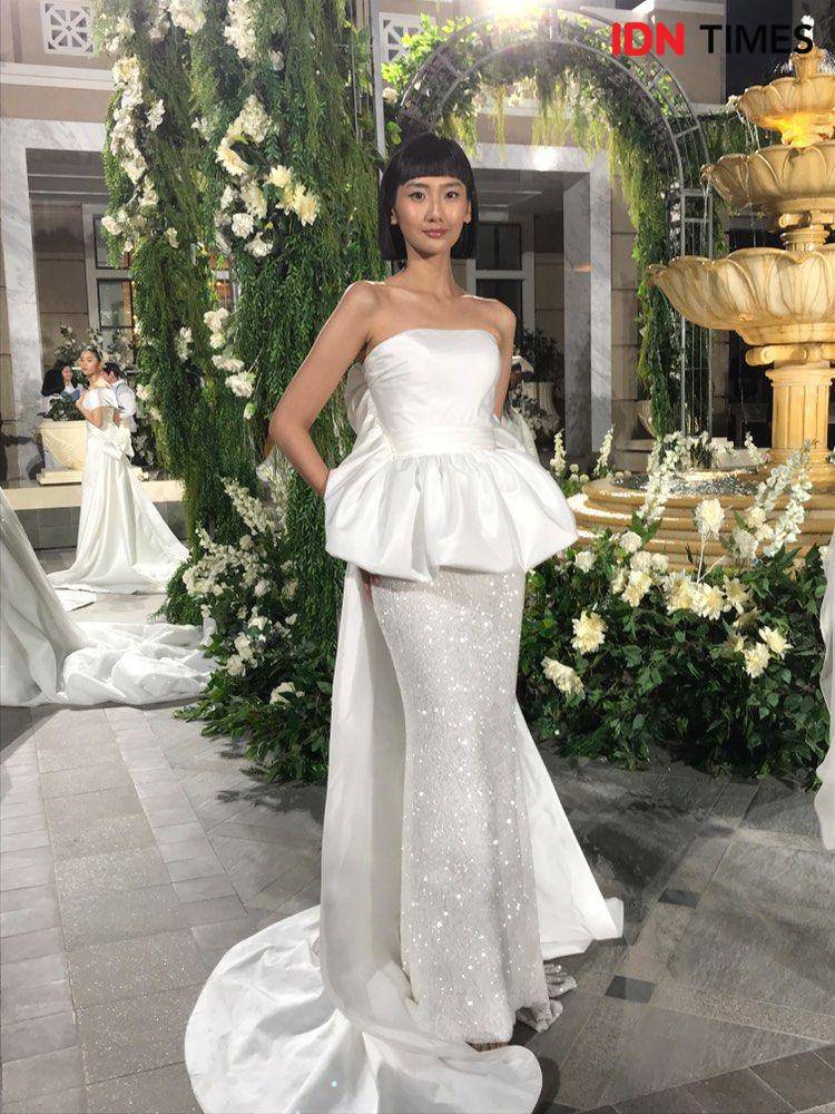 Potret koleksi gaun pengantin Sebastian Gunawan bertajuk 'REVERIE'. 19 September 2024. (IDN Times/Hani Safanja)