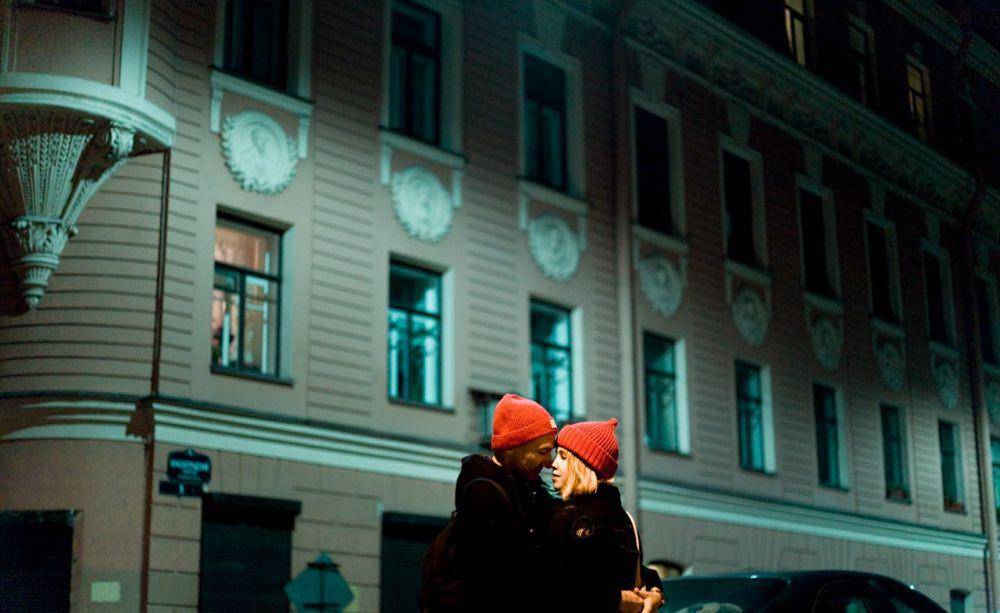 ilustrasi pasangan romantis (pexels.com/Polina Sirotina)