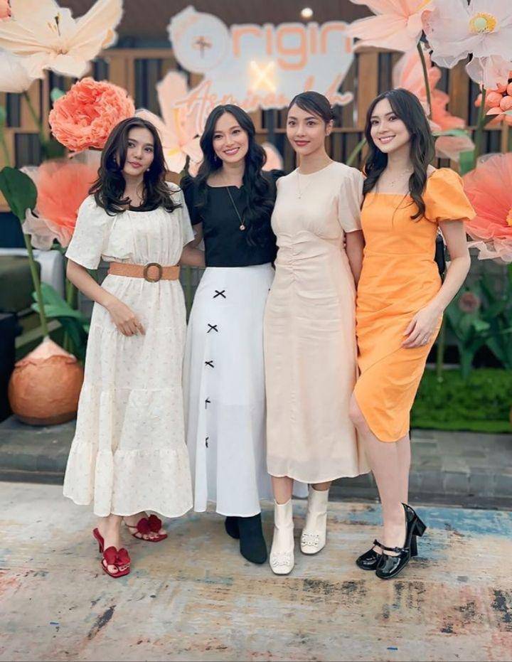 Potret artis hadiri launching brand kolab Asmirandah (Instagram.com)