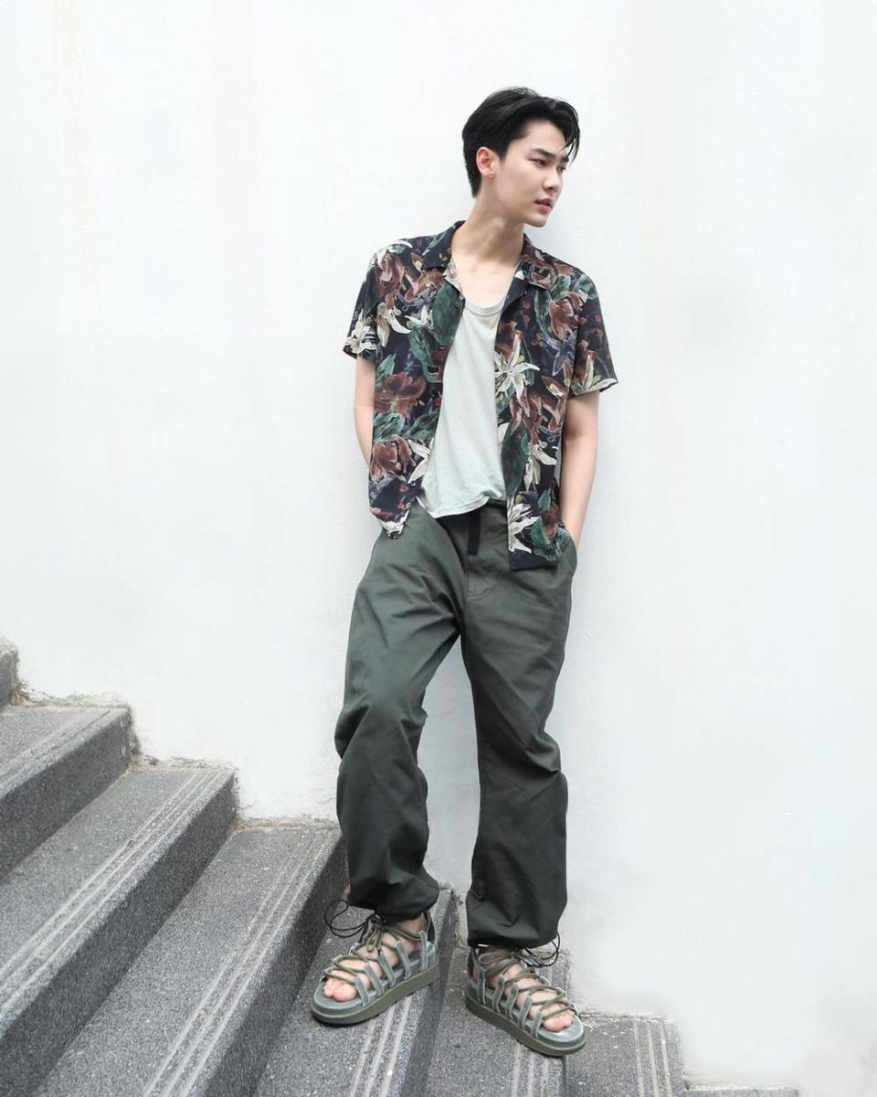 outfit cowok bumi ala Dew Jirawat (instagram.com/dew_jsu)