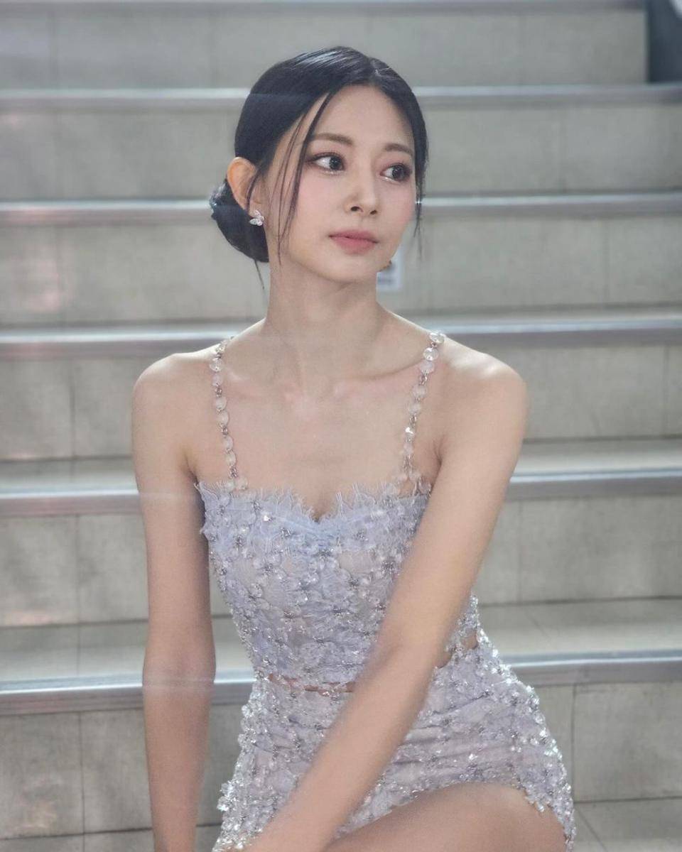 Tzuyu (instagram.com/thinkaboutzu)