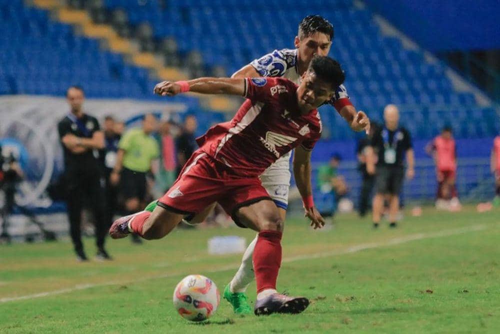 Salah satu momen pertandingan pekan keenam BRI Liga 1 2024/25 antara PSM Makassar versus PSIS Semarang yang berlangsung di Stadion Batakan Balikpapan pada Jumat 20 September 2024. (Instagram.com/psm_makassar)