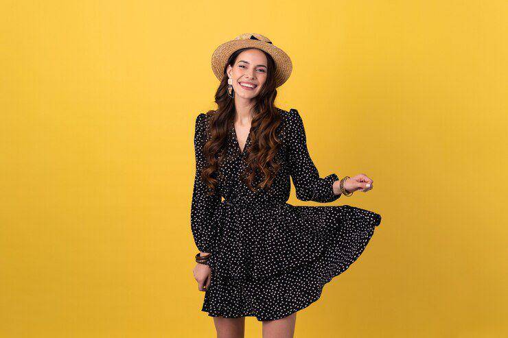 Ilustrasi outfit dress (freepik.com/marymarkevich)