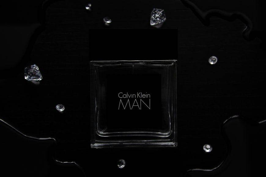 ilustrasi parfum (unsplash.com/Mateusz Sobociński)