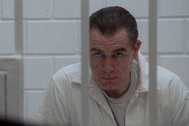 cuplikan adegan Dr. Hannibal Lecter dalam film Manhunter (dok. De Laurentiis Entertainment Group/Manhunter)