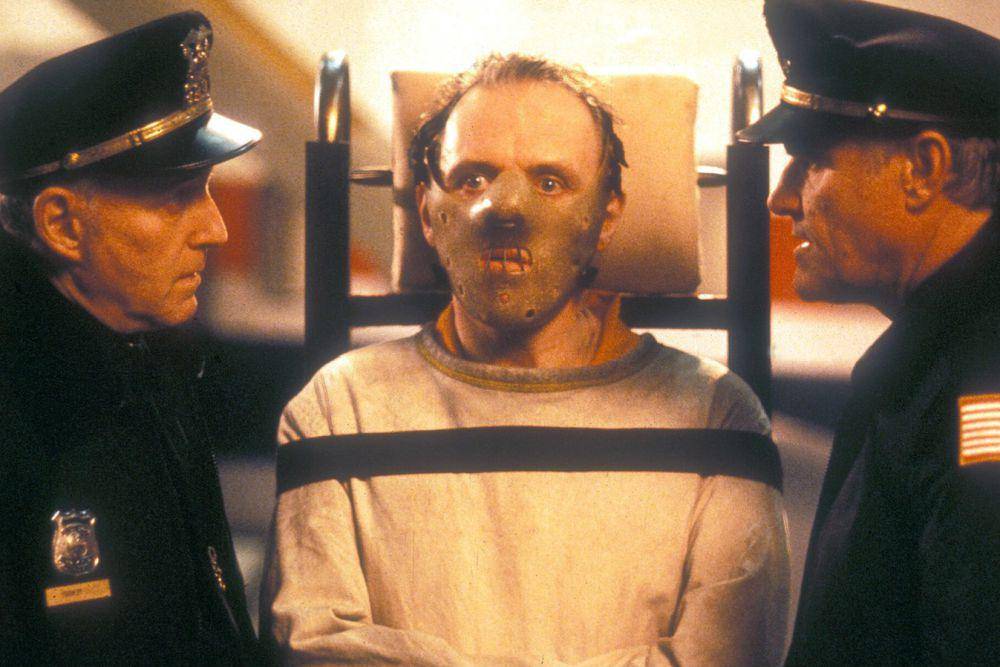 cuplikan adegan dalam film The Silence of the Lambs (dok. Strong Heart Productions/The Silence of the Lambs)