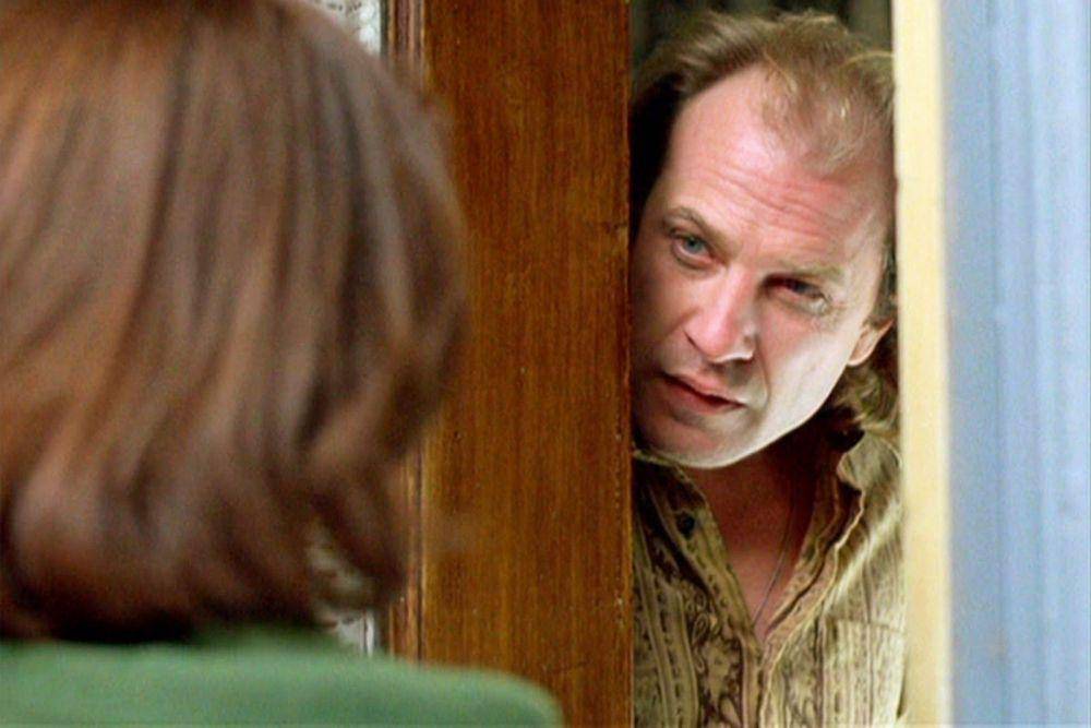 cuplikan adegan Buffalo Bill dalam film The Silence of the Lambs (dok. Strong Heart Productions/The Silence Of the Lambs)