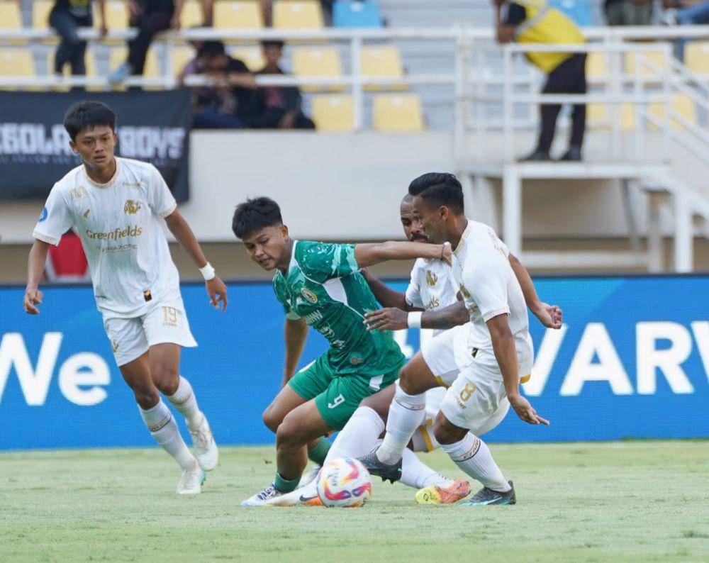 Arema FC saat dijamu PSS Sleman di Stadion Manahan Solo. (Dok. Media Officer Arema FC)