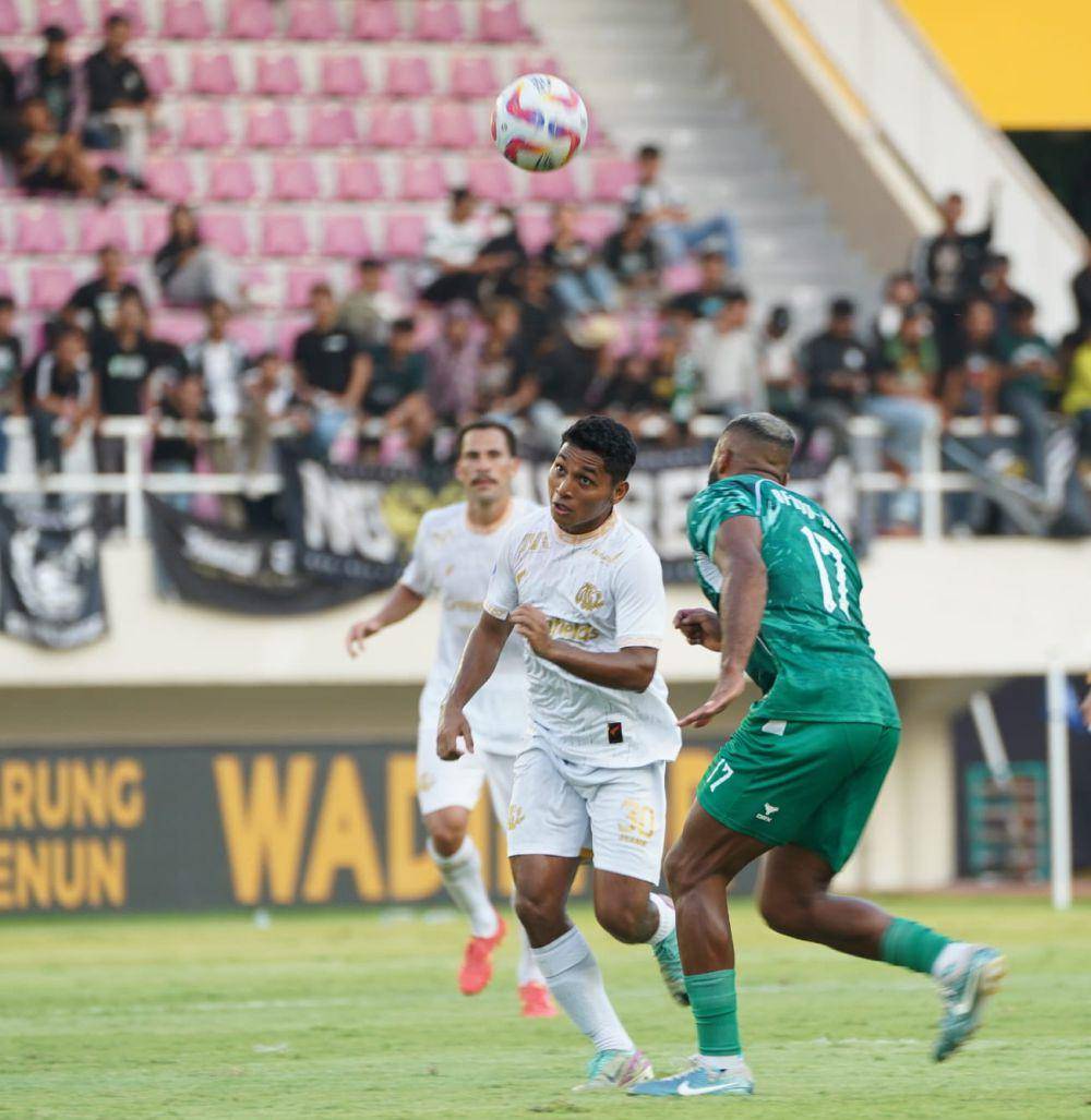 Arema FC saat dijamu PSS Sleman di Stadion Manahan Solo. (Dok. Media Officer Arema FC)