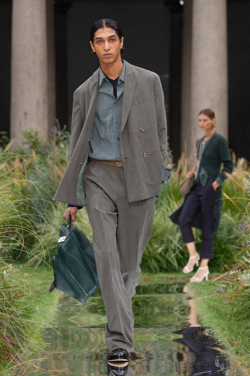 BOSS S/S '25 di Milan Fashion Week 2024 (dok. Hugo Boss)