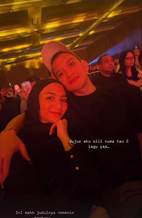 Citra Kirana dan Rezky konser Brian McKnight (Instagram.com/citraciky)