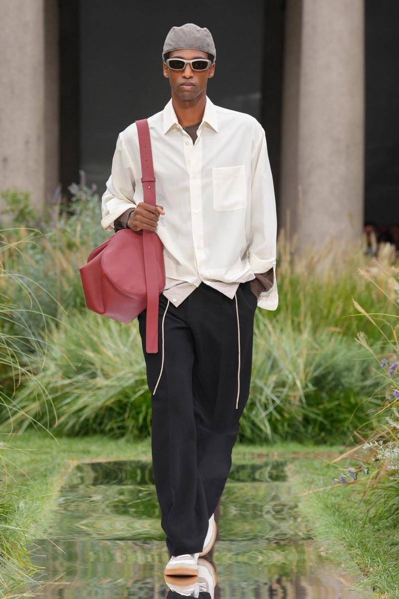 BOSS S/S '25 di Milan Fashion Week 2024 (dok. Hugo Boss)