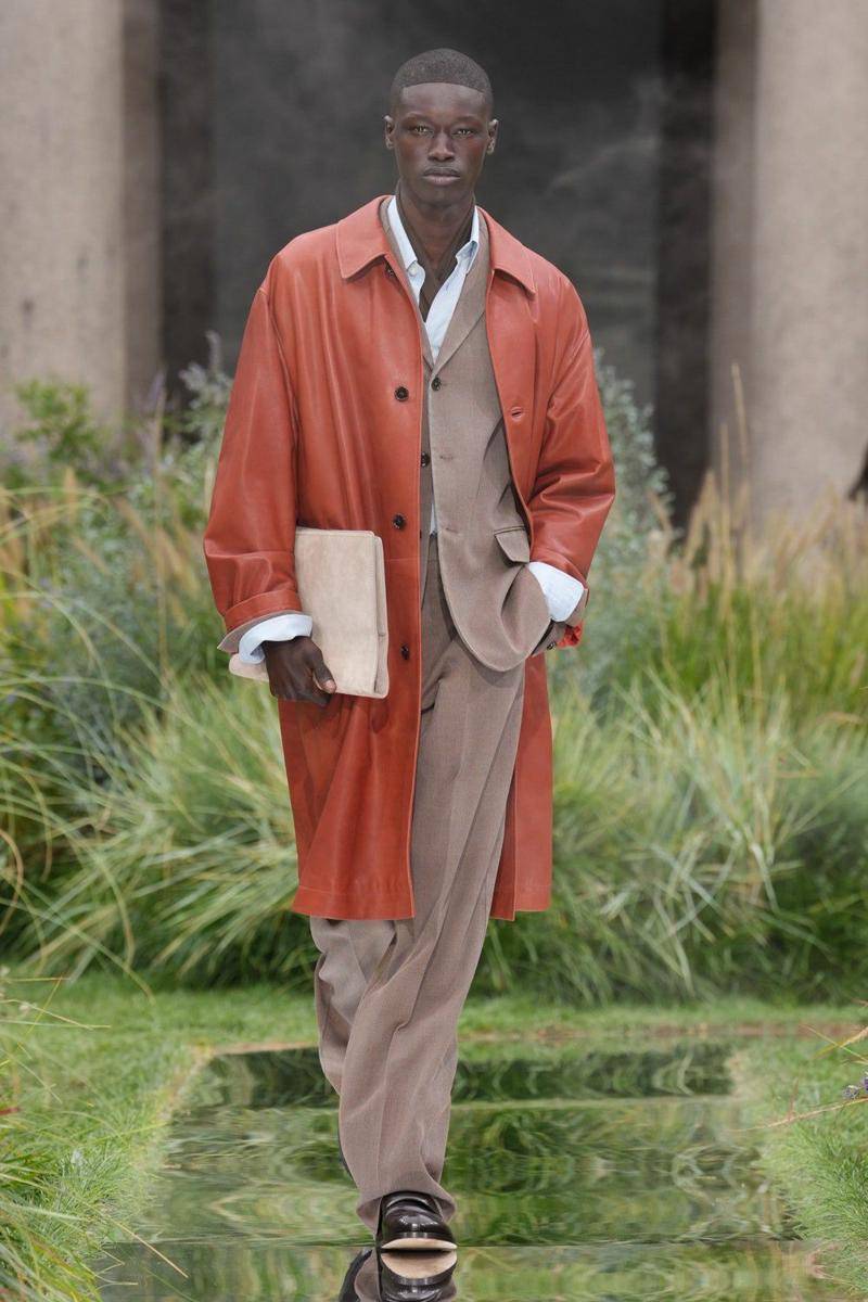BOSS S/S '25 di Milan Fashion Week 2024 (dok. Hugo Boss)