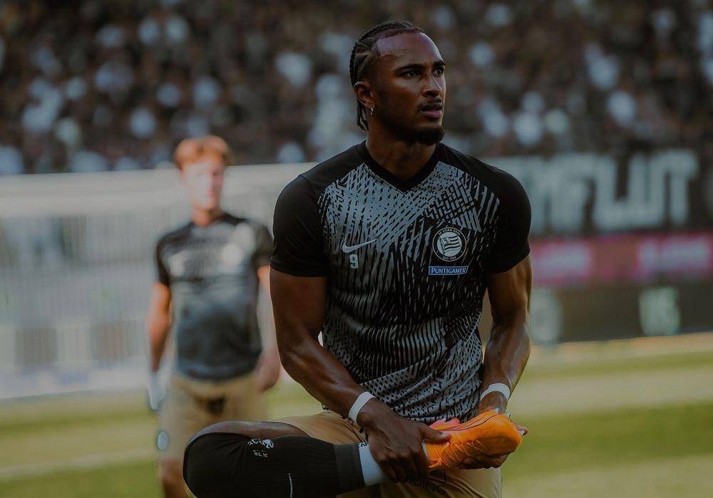 Emanuel Aiwu ketika memperkuat Sturm Graz. (instagram.com/emanuel.aiwu)