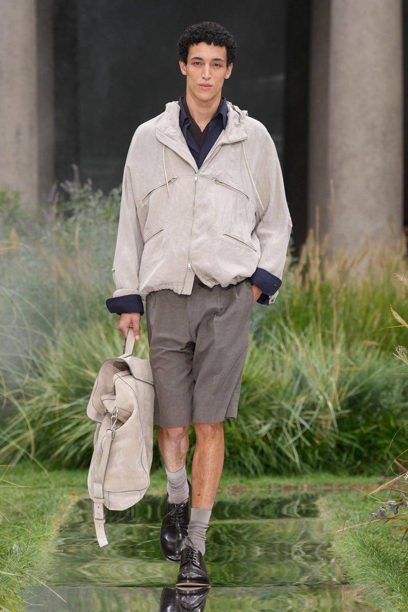 BOSS S/S '25 di Milan Fashion Week 2024 (dok. Hugo Boss)