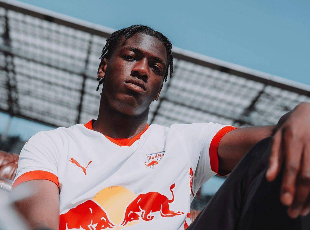 Joane Gadou ketika resmi bergabung dengan Red Bull Salzburg. (instagram.com/jo.gad5)