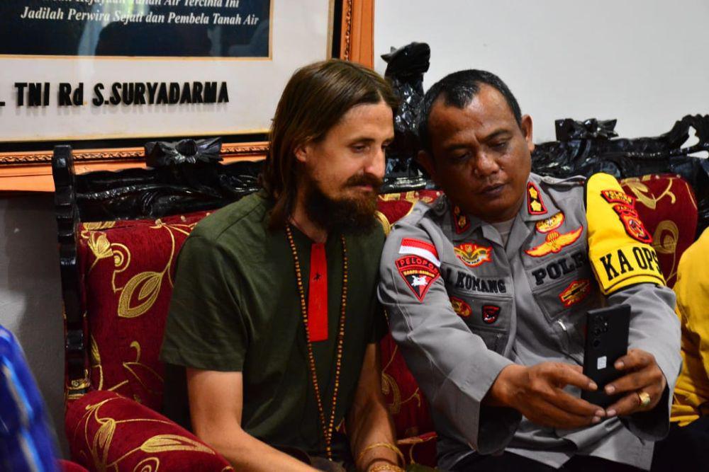 Pilot Susi Air Philip  Terbang ke Jakarta, Tiba di Halim Pukul 8 Malam