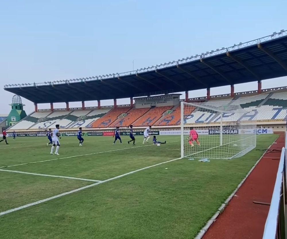 Pemain PSKC Cimahi Matheus Silva saat berhasil menjebol gawang PSPS Pekanbaru di Stadion Si Jalak Harupat (IDN Times/ IG pskc_cimahi)
