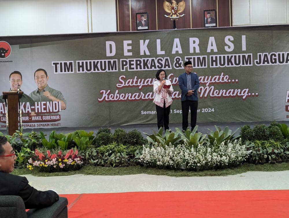 Deklarasi Tim Hukum Jaguar untuk memenangkan bakal pasangan calon (bapaslon) Agustina Wilujeng dan Iswar Aminuddin di Pilkada Kota Semarang 2024, Sabtu (21/9/2024). (dok. Tim Hukum Jaguar)